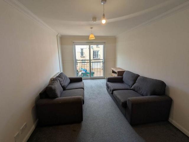 Townhouse for rent in Spring Vale, Hampshire
