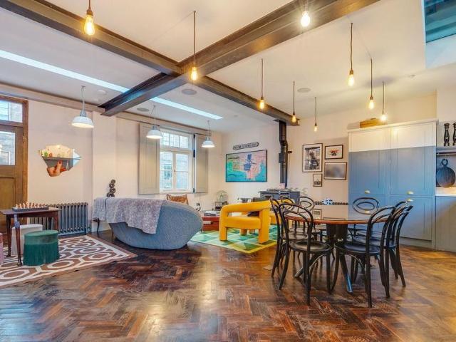 Townhouse for rent in The Borough, Greater London