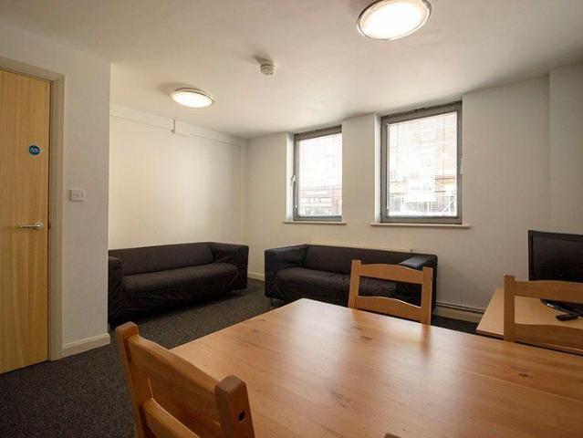 Townhouse for rent in Haddon, East Midlands