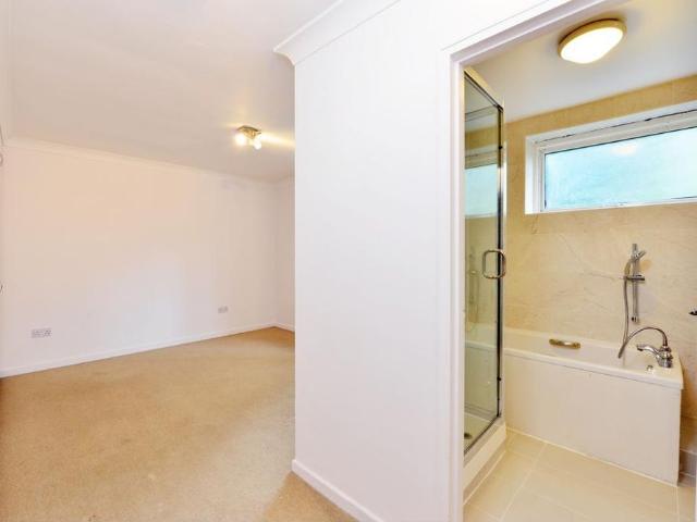 Townhouse for rent in St. John's Wood, London