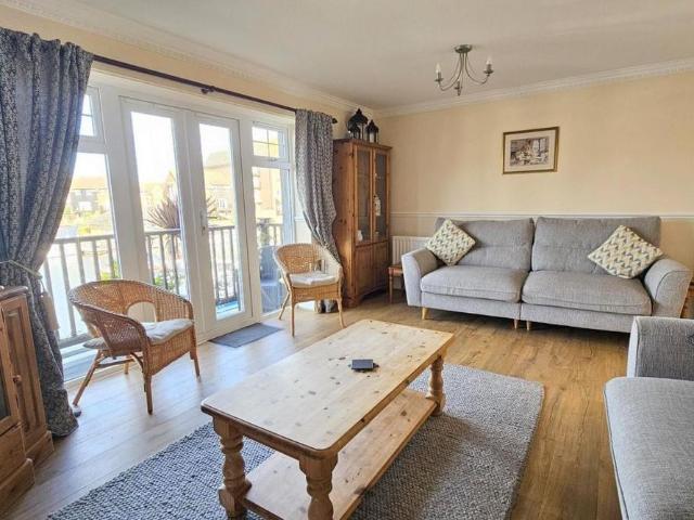 Townhouse for rent in Sovereign Harbour, Eastbourne