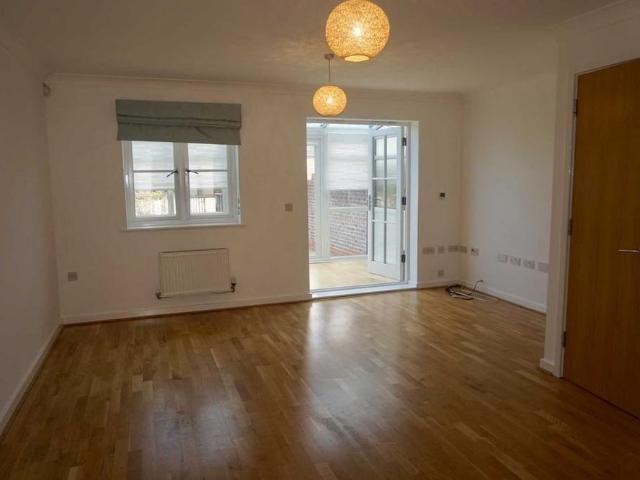 Townhouse for rent in Chiltern Park, Dacorum