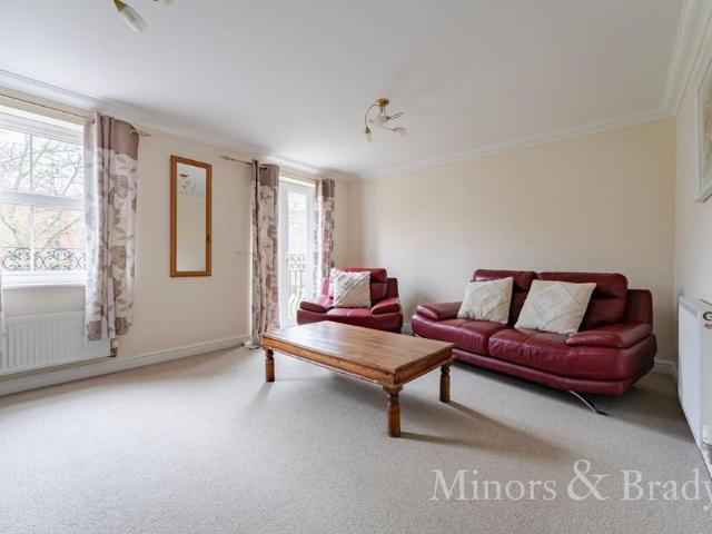 Townhouse for rent in Heigham Grove, East Bank