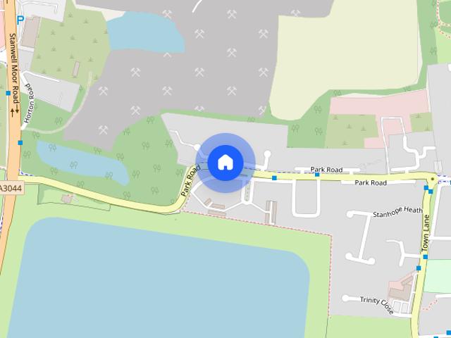 Townhouse for rent in Lower Halliford, Surrey