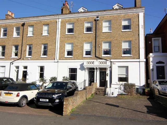House for rent in Clewer Village, Windsor