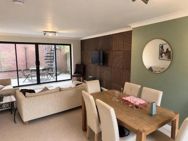 Townhouse for rent in The Park, City of Nottingham