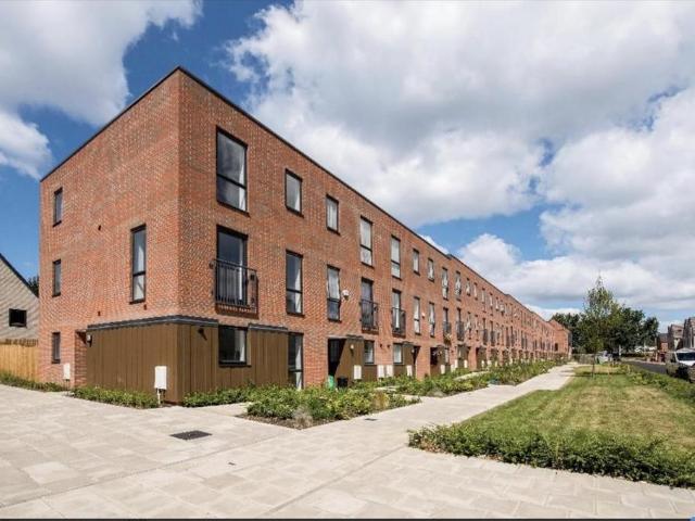 House for rent in Fairlop, Greater London