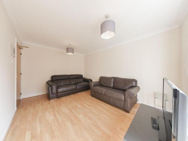 Townhouse for rent in Blackness, Scotland