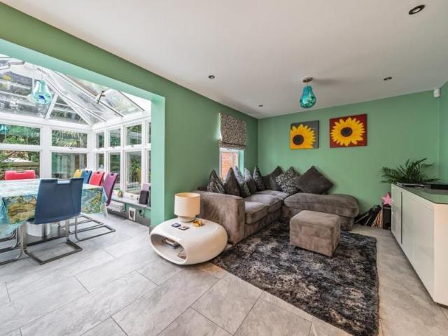 Townhouse for rent in Row Town, Surrey