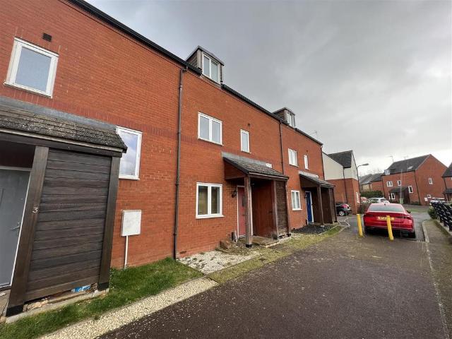 House for rent in Wolverton and Greenleys, Old Wolverton
