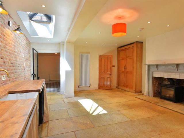 Townhouse for rent in Clifton Moor, High Field