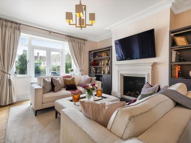 Townhouse for rent in Clewer Village, Windsor