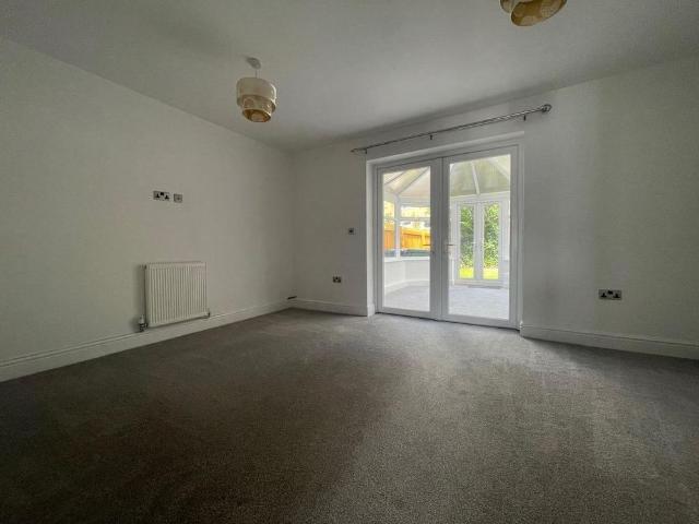 Townhouse for rent in Kingsbourne, Nantwich
