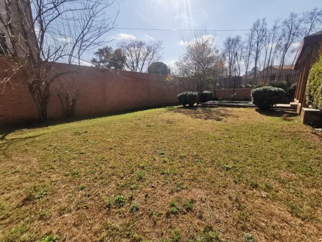 Townhouse for rent in Waterkloof, Gauteng