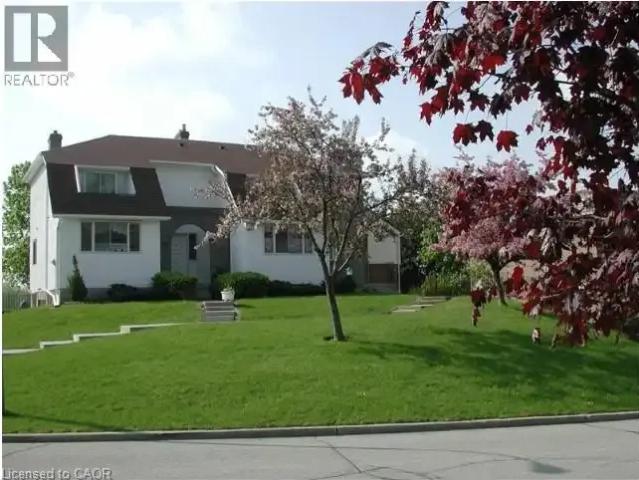 Townhouse for rent in Waterloo, Ontario