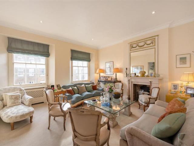 Flat for sale in Belgravia, Greater London