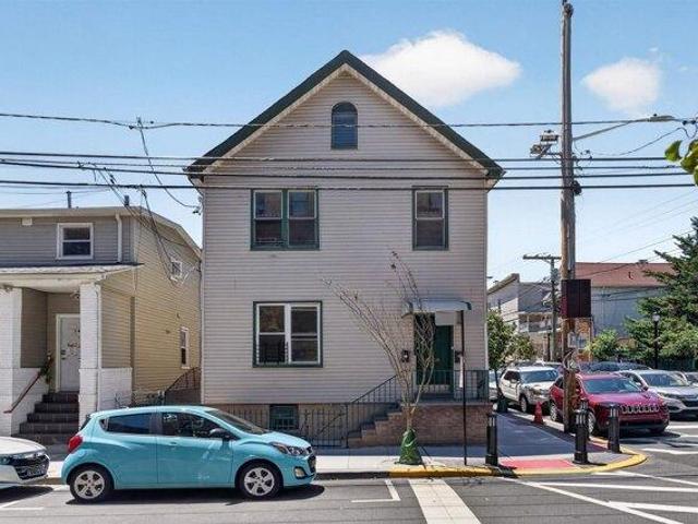 House for sale in Hudson, New Jersey