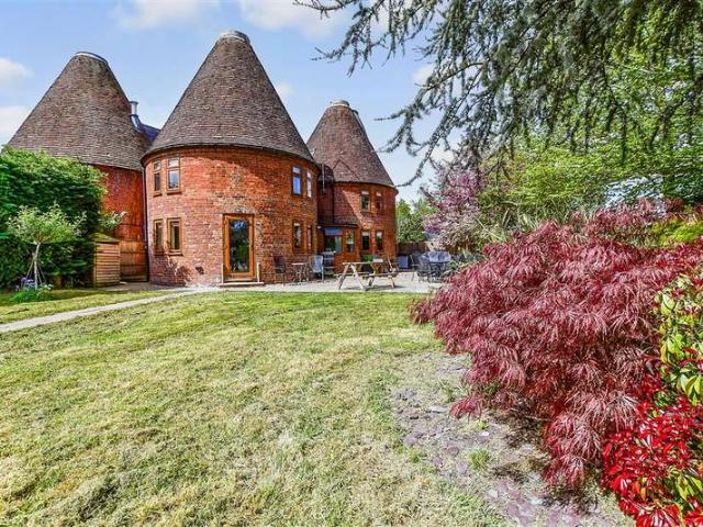 Property for sale in Hunton, Midway