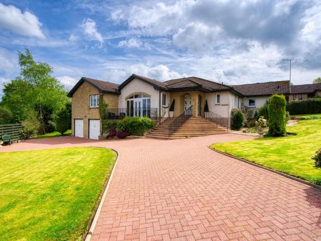House for sale in Gartwhinzean Feus, Powmill