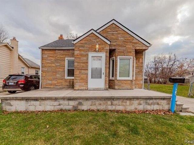House for sale in Warren