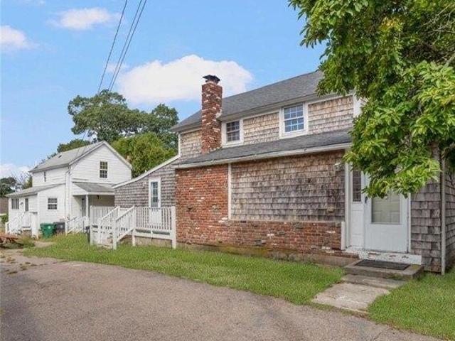 House for sale in Oakland Beach, Warwick