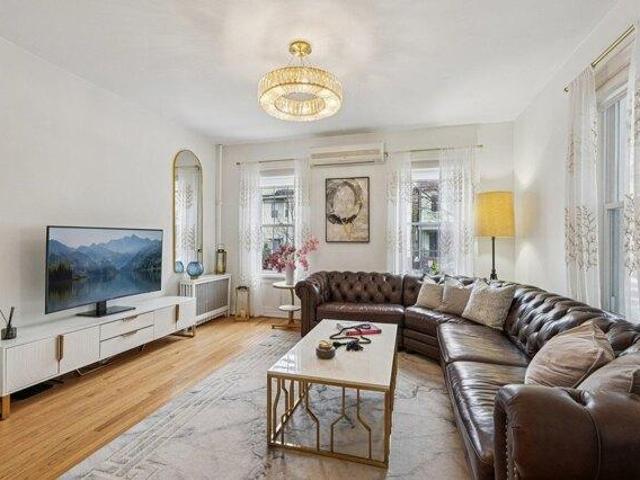House for sale in Hudson, New Jersey