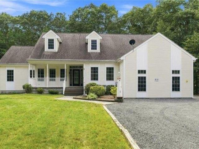 House for sale in West Greenwich, Kent County