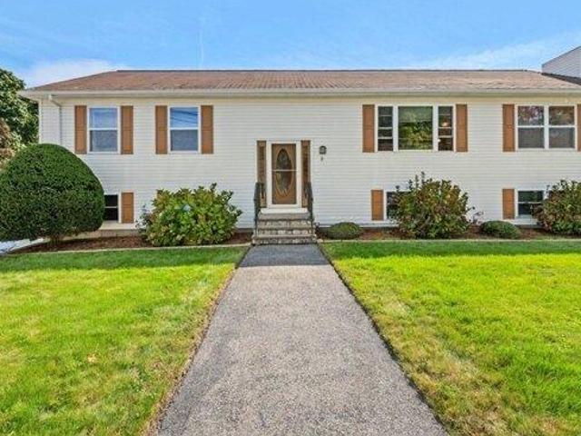 House for sale in North Woburn, Woburn