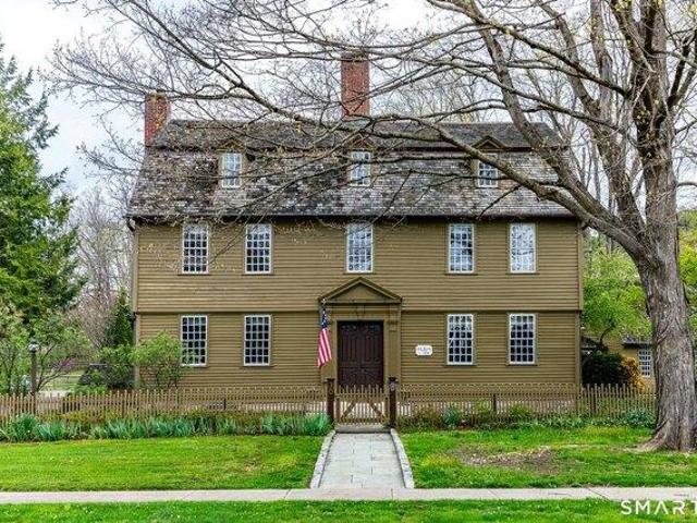 House for sale in Woodbury, Connecticut