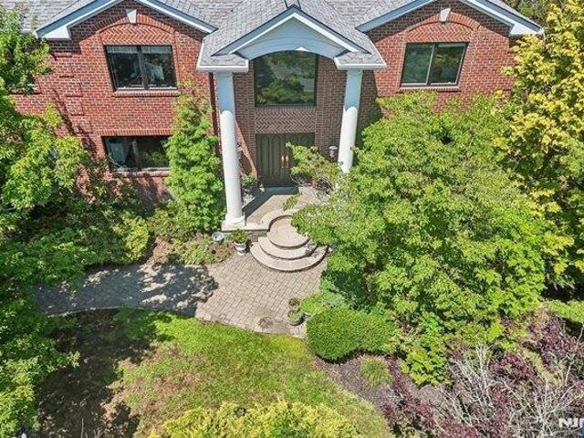 House for sale in Woodcliff Lake, New Jersey