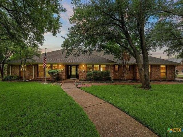 House for sale in Woodway, Texas