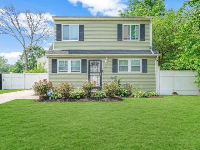 House for sale in Babylon, New York