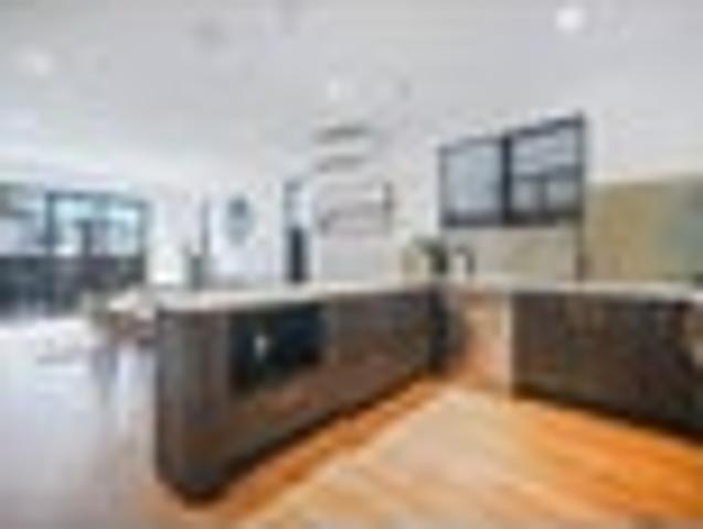 Townhouse for sale in Awhitu
