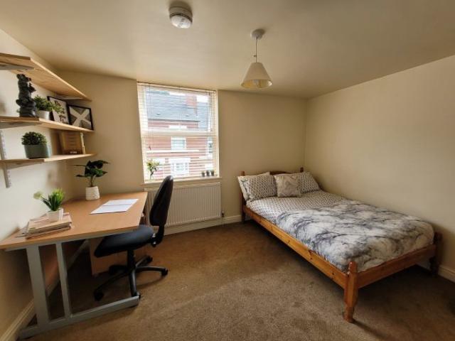 Room for rent in Lower Stoke, Coventry