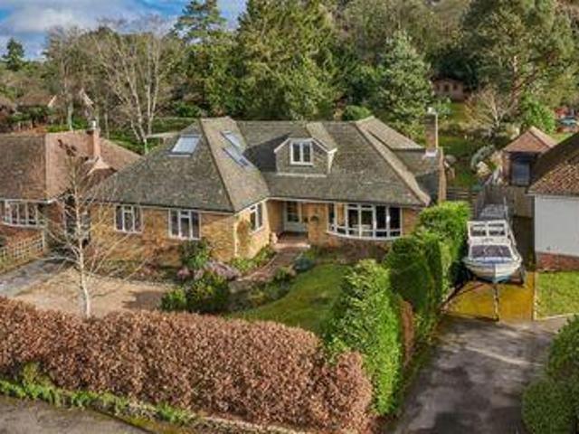 House for sale in Fole, Surrey