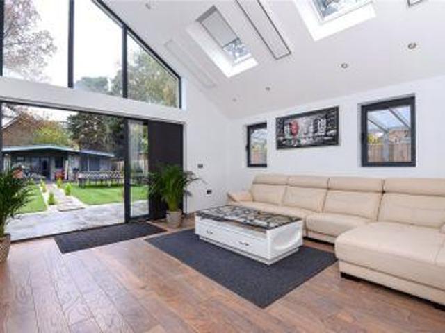 House for sale in Crowthorne