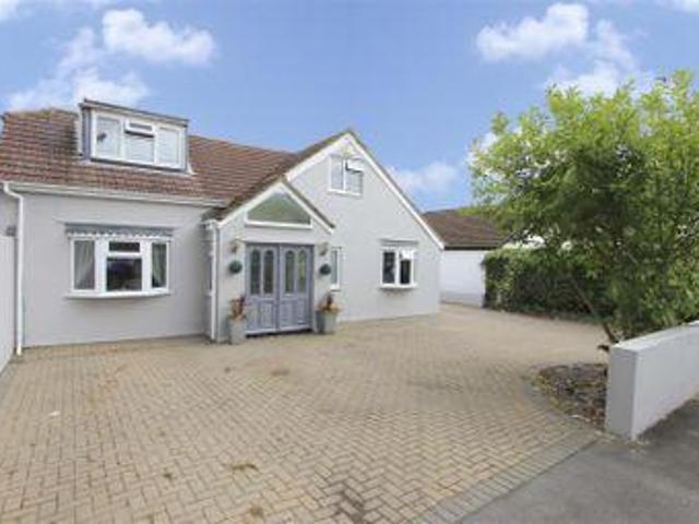House for sale in Uxbridge, Greater London