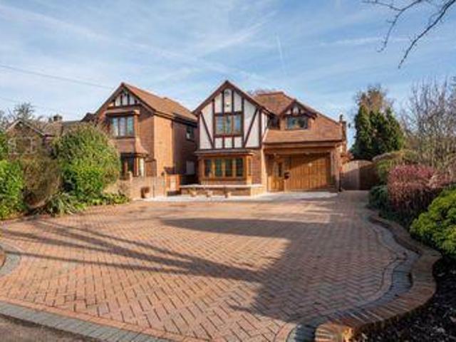 House for rent in Pachesham Park, Surrey