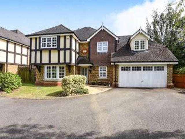 House for rent in Pachesham Park, Surrey