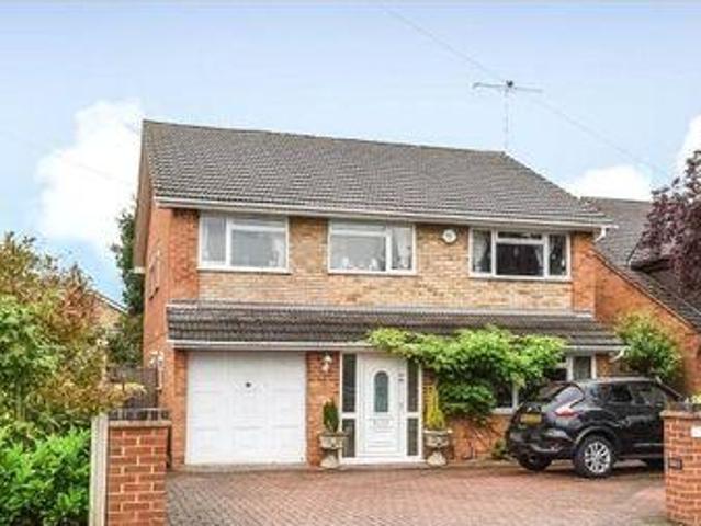 House for rent in Heol-las, Surrey