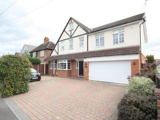 House for rent in Heol-las, Surrey