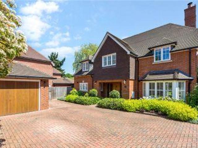 House for sale in Ascot