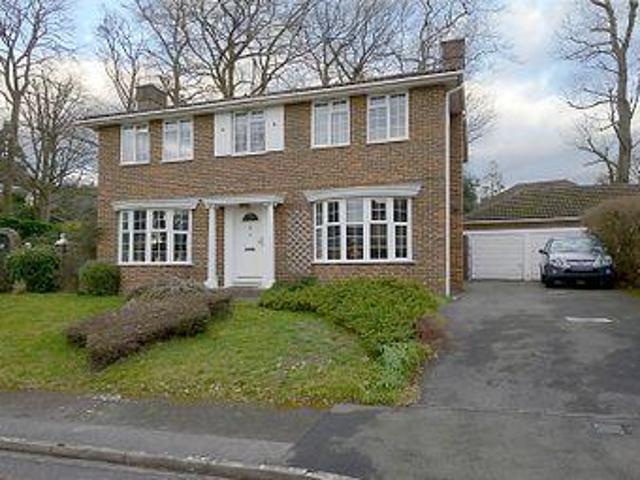 House for sale in Heol-las, Surrey