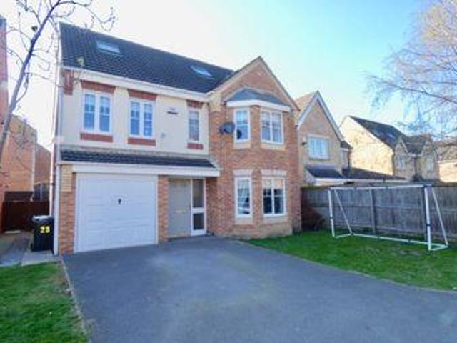 House for sale in Cleckheaton, West Yorkshire