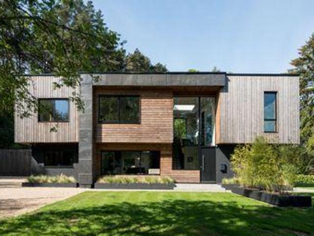 House for sale in Fole, Surrey