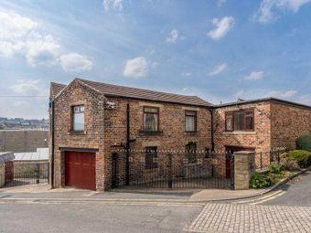 House for sale in Batley, West Yorkshire