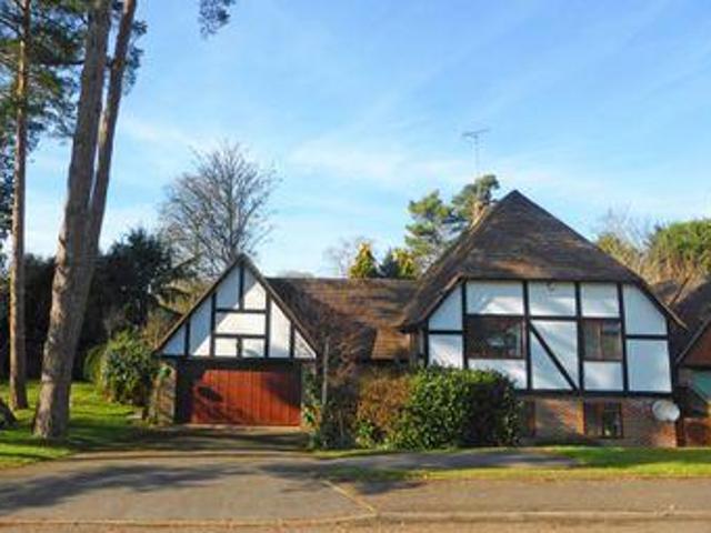 House for sale in Fole, Surrey