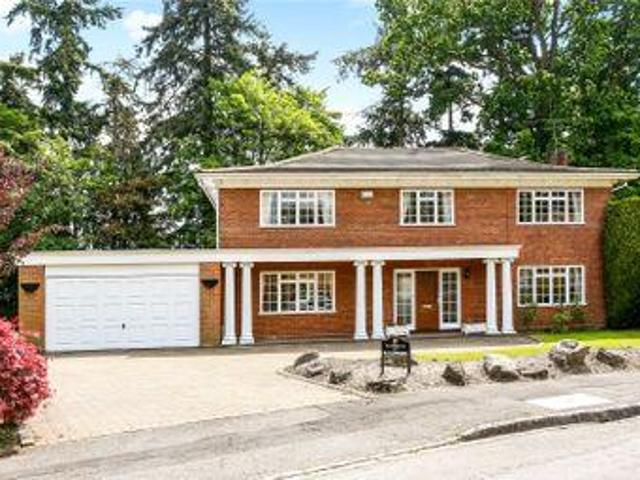 House for sale in Ascot