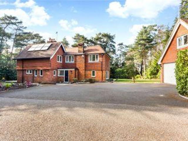 House for sale in Fole, Surrey
