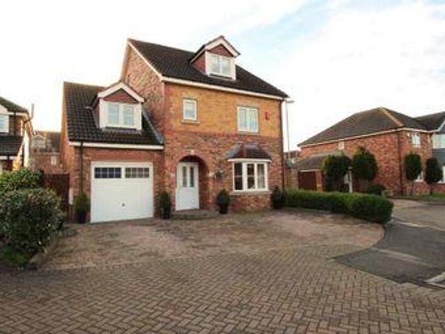 House for sale in Ossett, West Yorkshire